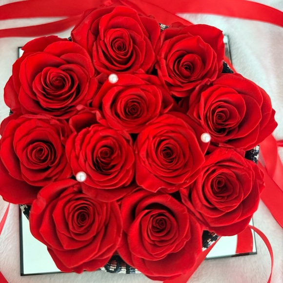 Real Preserved Roses 🌹 - Picture 6 of 9